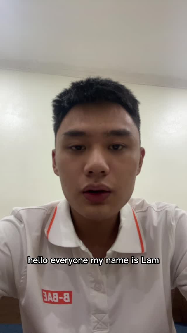 Livestream selling clothes thumbnail